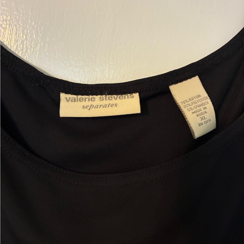 Valerie Stevens Black Scoop Neck Tank Top - Picture 2 of 4